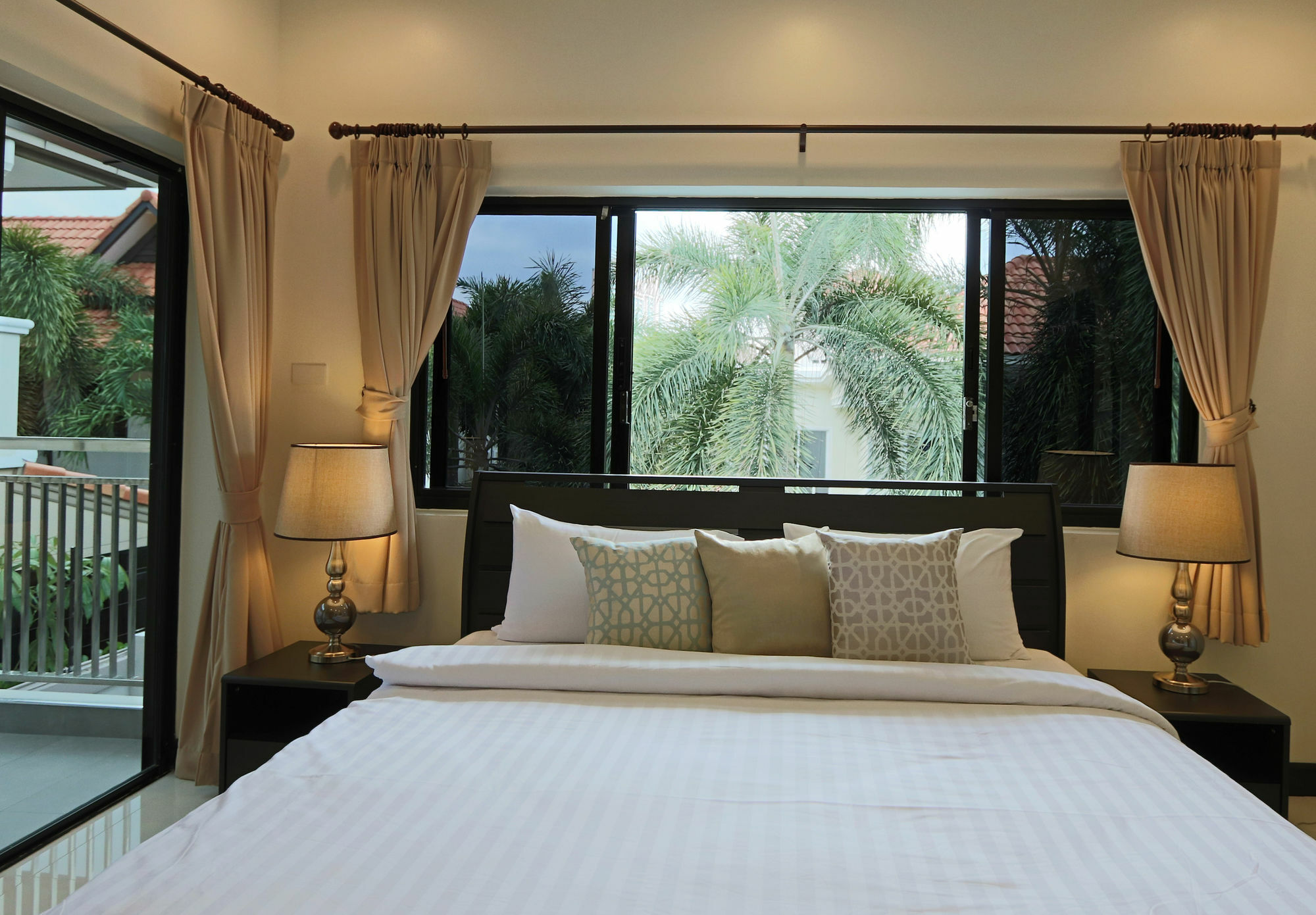 Pattaya Holiday Villas Bang Lamung Zewnętrze zdjęcie
